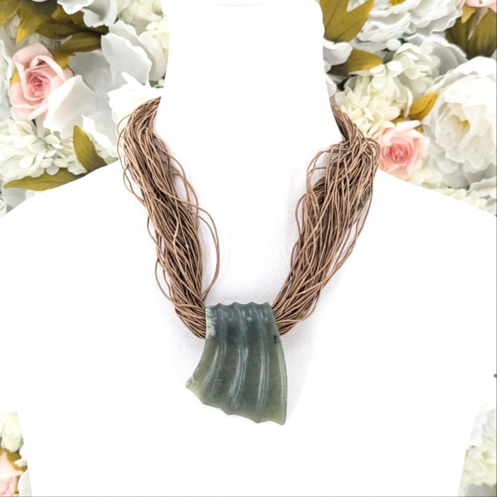 Vintage Carved Jade Large Shell String Beach Ocean Boho Pendant Necklace
